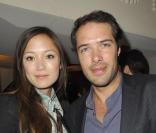Nicolas Bedos et son amie lors de la première du spectacle Comme il vous plaira de Shakespeare mis en scène par Sam Mendes au Théâtre Marigny à Paris le 14 avril 2010