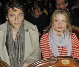 Raphaël et Mélanie Thierry lors de la première du spectacle Comme il vous plaira de Shakespeare mis en scène par Sam Mendes au Théâtre Marigny à Paris le 14 avril 2010
