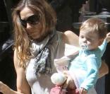 Sarah Jessica Parker avec ses adorables jumelles Marion et Tabitha à NYC le 14/04/10.
