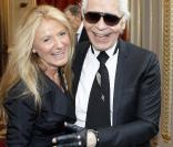 Karl Lagerfeld avec l'épouse de Ralph Lauren lors de la décoration de Ralph Lauren par Nicolas Sarkozy. Le 15 avril 2010