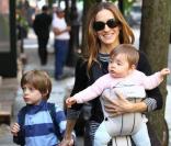 Sarah Jessica Parker se promène avec sa fille Marion et son fils James Wilkie à New York le 22 avril 2010