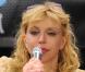 Courtney Love performe afin d'assurer la promo de son nouvel album Nobody's Daughter chez Best Buy à New York le 26 avril 2010  