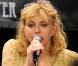 Courtney Love performe afin d'assurer la promo de son nouvel album Nobody's Daughter chez Best Buy à New York le 26 avril 2010  