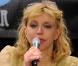 Courtney Love performe afin d'assurer la promo de son nouvel album Nobody's Daughter chez Best Buy à New York le 26 avril 2010  