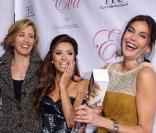 Eva Longoria entourée de ses deux amies Teri Hatcher et Felicity Huffman lors de la soirée de promo du parfum Eva d\'Eva Longoria dans son restaurant le Beso à Hollywood le 27 avril 2010<br />