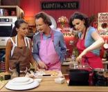 Ursula Andress dans Kitchen Connection, avec Armelle 