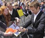 Le champion du monde de Formule 1 Jenson Button, à l'occasion de l'hommage de la ville de Frome, en Angleterre, qui lui a remis les clefs de la ville, en mai 2010.