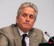 Michael Douglas, le regard inquiet : il a le poids du monde sur ses épaules !