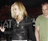 Jenny McCarthy a mis la main sur un nouveau boyfriend, qu'elle exposait pour la première fois dans les rues de Los Angeles, le vendredi 14 mai.
