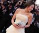 Michelle Yeoh en robe crème de citron signée Roberto Cavalli