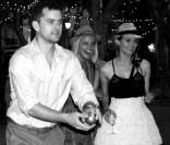 Diane Kruger, Joshua Jackson, sur la place des Lices à Saint-Tropez. Un air de vacances régnait sur le petit port varois. 