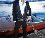 Baptiste Giabiconi pose à St Tropez