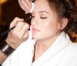 Leighton Meester lors de sa préparation pour le shooting de la nouvelle campagne Herbal Essences.