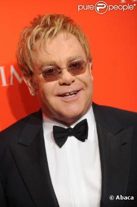 Elton John a trouvé une chambre d'hôtel plutôt sympathique pour ses séjours cannois...