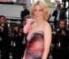 Elizabeth Banks lors de la montée des marches du film Poetry le 19 mai à Cannes
