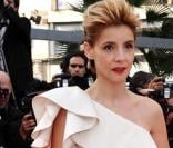 Clotilde Courau lors de la montée des marches du film Poetry le 19 mai à Cannes