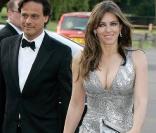 Le 20 mai 2010, le Butterfly Ball, donné à Londres au profit de l'association Cauldwell Children, a pu compter sur le soutien de nombreuses personnalités, dont Elizabeth Hurley et son mari Arun Nayar 