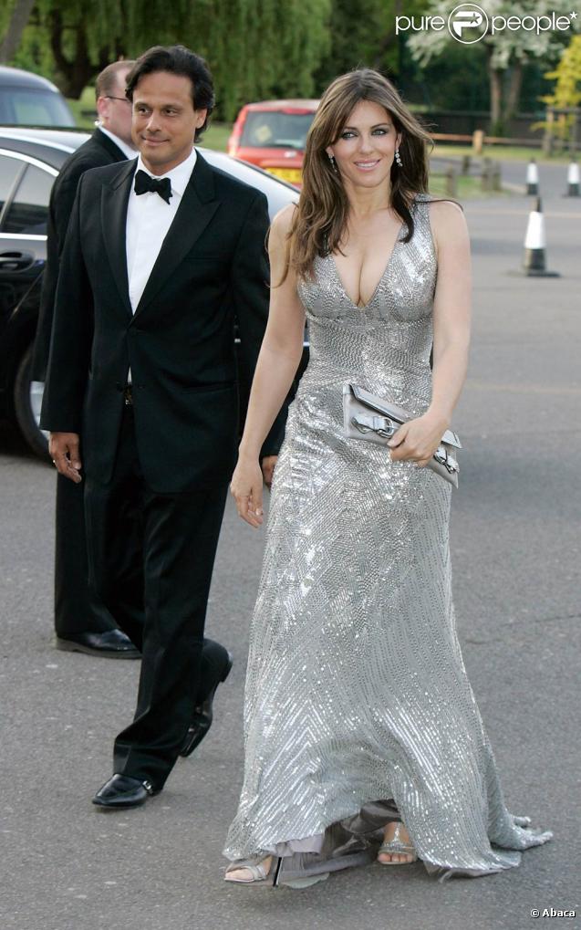 Le 20 mai 2010, le Butterfly Ball, donné à Londres au profit de l'association Cauldwell Children, a pu compter sur le soutien de nombreuses personnalités, dont Elizabeth Hurley et son mari Arun Nayar 