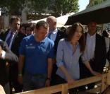 Carla Bruni et Nicolas Sarkozy sur les Champs-Elysées, verts !