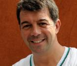 Le journaliste Stéphane Plaza assiste aux matches de Roland-Garros, le mercredi 26 mai, à Paris.