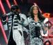 Les Black Eyed Peas ont mis le feu sur scène en invitant... Tom Cruise à les rejoindre !