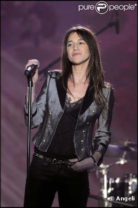 Charlotte Gainsbourg sur la scène des Victoires de la musique, le 6 mars 2010  