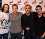 Stéphane Rousseau entouré des animateurs du 6/9 de NRJ, Nikos, Mustapha et Florian
