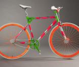 Vélo Peugeot customisé par Jérôme L'huillier présenté lors du Festival de la publicité, du 20 au 26 juin 2010 à Cannes pour sa 57e édition et qui sera revendu pour l'association ACT Responsible en octobre 2010