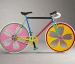 Vélo Peugeot customisé par Kenzo présenté lors du Festival  de la publicité, du 20 au 26 juin 2010 à Cannes pour sa 57e édition et  qui sera revendu pour l'association ACT Responsible en octobre 2010