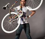 Vélo Peugeot customisé par Ylan Anoufa présenté lors du Festival  de la publicité, du 20 au 26 juin 2010 à Cannes pour sa 57e édition et  qui sera revendu pour l'association ACT Responsible en octobre 2010