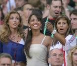 Hayet Abidal et Wahiba Ribéry (au centre et à droite) sont allée passer un week-end entre filles à New York avec quelques copines femmes de footballeurs comme elle !