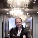 Cauet met toute son "NRJ"... pour suivre son Nikos adoré !