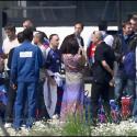 Regardez les Bleus arriver à l'aéroport du Bourget sous grande escorte policière... et tout sourire !