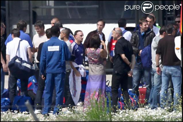 L'arrivée des Bleus à l'aéroport du Bourget, le 24 juin 2010.