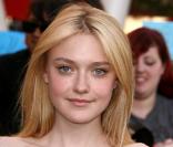 Dakota Fanning lors de l'avant-première de Twilight 3 : Hésitation à Los Angeles le 24 juin 2010