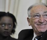 Suite à la débâcle de l'équipe de France lors de la Coupe du monde 2010, Jean-Pierre Escalettes, président de la FFF, fait ses cartons...
