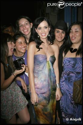 Katy Perry sortant de la radio Skyrock à Paris, le 29 juin 2010