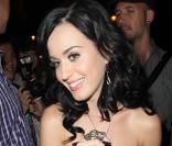 Katy Perry sortant de la radio Skyrock à Paris, le 29 juin 2010