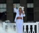 Quand Lady Gaga se produit sur la scène du Rockfeller Center, vendredi 9 juillet... ce sont 20 000 fans qui se déplacent pour l'applaudir !
