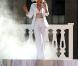 Quand Lady Gaga se produit sur la scène du Rockfeller Center, vendredi 9 juillet... ce sont 20 000 fans qui se déplacent pour l'applaudir !
