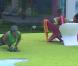 Ahmed s'improvise prof de sport : Robin est sa nouvelle victime.