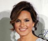 En 2006, Mariska Hargitay tombe enceinte. L'inspecteur Olivia Benson de New York Unité Spéciale n'ayant pas le temps de pouponner, elle est évincée de la série temporairement.