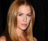 En 2007, Poppy Montgomery est enceinte de son premier enfant. Cette grossesse est intégrée dans la série FBI Portés disparus !  