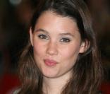 La ravissante Astrid Berges-Frisbey incarne une mystérieuse sirène dans  Pirates des Caraïbes : La Fontaine de Jouvence .