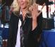 Carrie Underwood, 27 ans, se produisait pour le Today Show, à New York, le 30 juillet 2010. Elle en a profité pour bien montrer à tout le monde son alliance de jeune mariée !