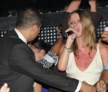 Durant leur soirée passée au VIP Room, Paris et Nicky Hilton ont sympathisé avec le propriétaire de la discothèque, le roi de la nuit, Jean-Roch !  