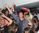 Paris Hilton s'est rendue au VIP Room aux côtés de son boyfriend Cy Waits, samedi 24 juillet. Il semble s'amuser comme un petit fou... mais sans elle !