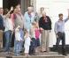 Les royaux de Danemark sont réunis en vacances au château de Grasten. Mary et Frederik, avec Isabella et Christian, Marie et Joachim, avec Henrik, la reine Margrethe et le prince consort Henrik... (photo : le 30 juillet 2010)