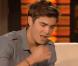 Zac Efron mange des insectes lors du Lopez Tonight