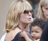 Heidi Klum et Lou, en vacances dans le sud de la France. Saint-Tropez, le 2 août 2010.